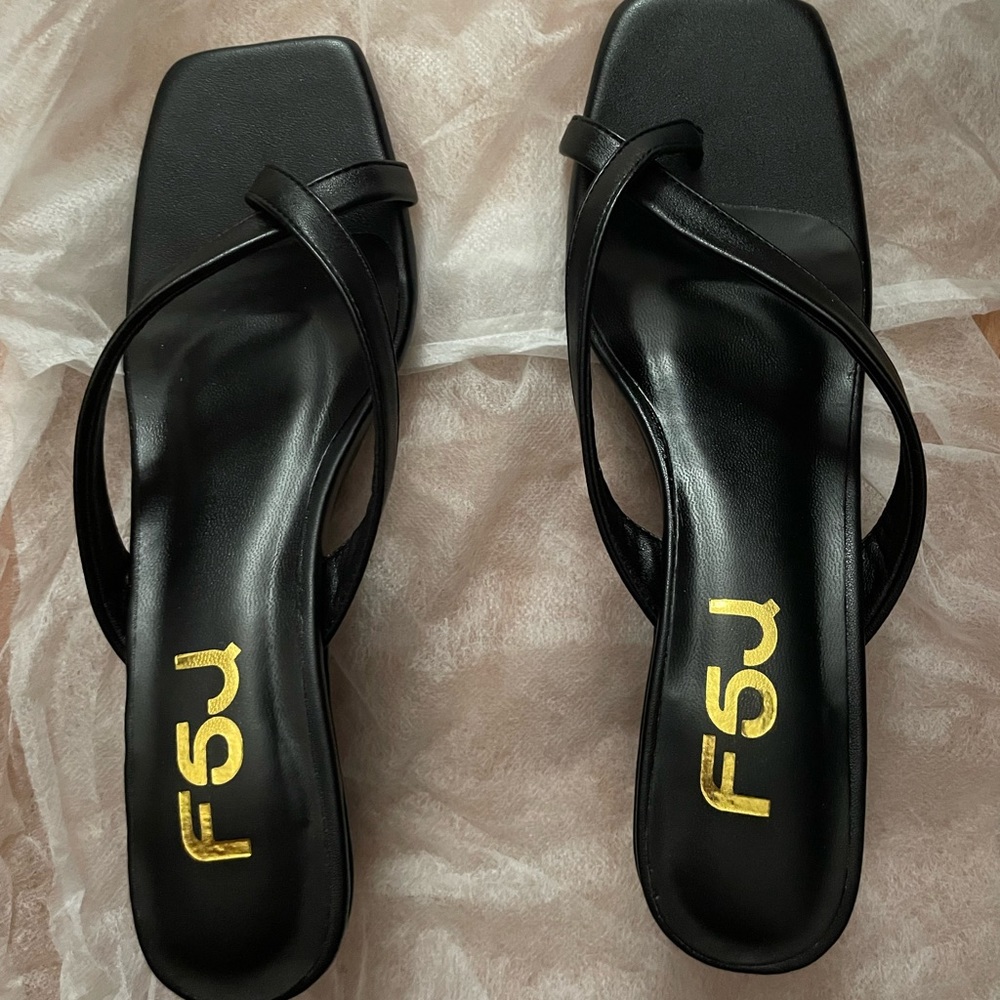 Sandal